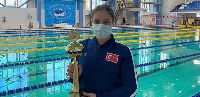 Belis Şakar, Türkiye rekoru kırdı