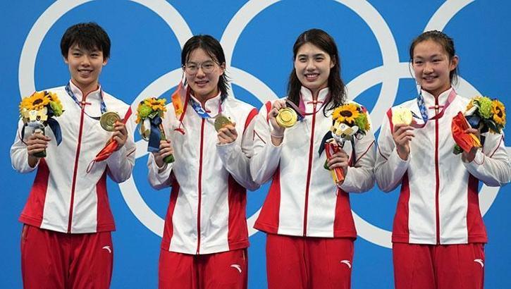 Yüzmede kadınlar 4x200 metre serbest bayrak yarışında Çin altın madalya aldı