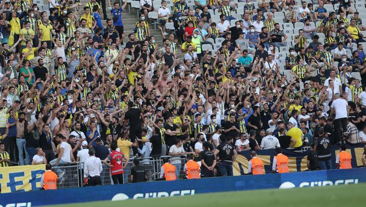 Fenerbahçe'de taraftarın forvet isteğine yönetimden cevap