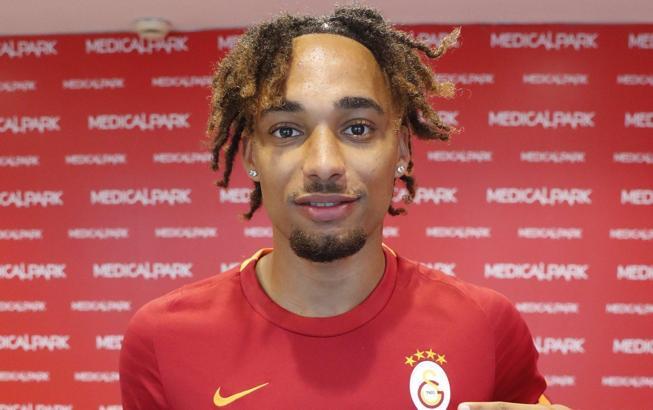 Galatasaray'ın yeni transferi Sacha Boey, sağlık kontrolünden geçti