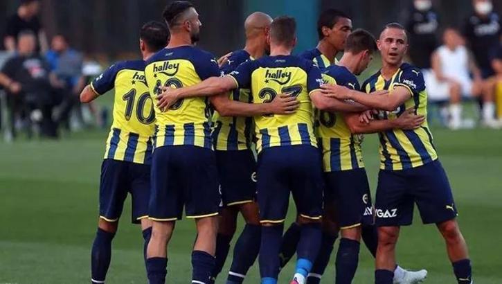 Fenerbahçe Zwolle maçına da 3'lü savunma ile başladı