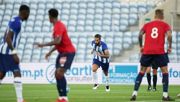 Porto, Burak'lı, Yusuf'lu ve Zeki'li Lille'i 2-0'la geçti