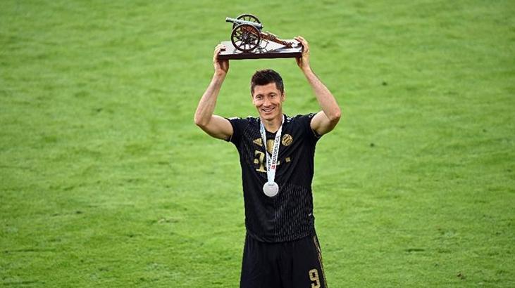 Lewandowski, Almanya'da yılın futbolcusu seçildi