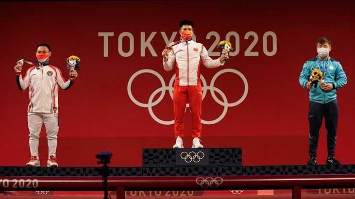 Halterde Çinli Fabin Li olimpiyat rekoru kırdı
