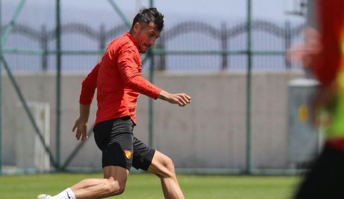 Göztepe, Erzurum'daki kampını sürdürüyor