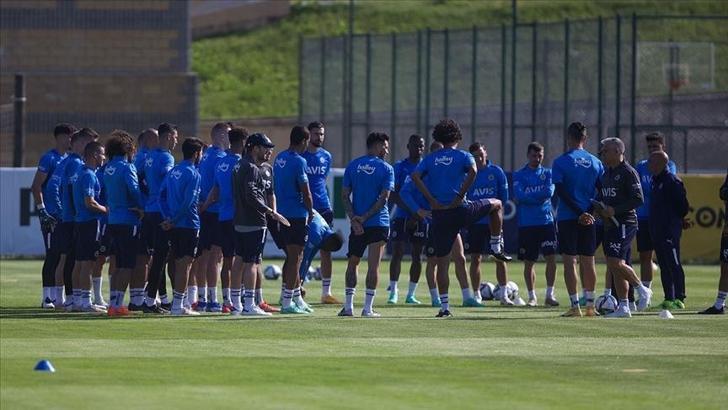 Fenerbahçe'de yeni sezon hazırlıkları sürüyor