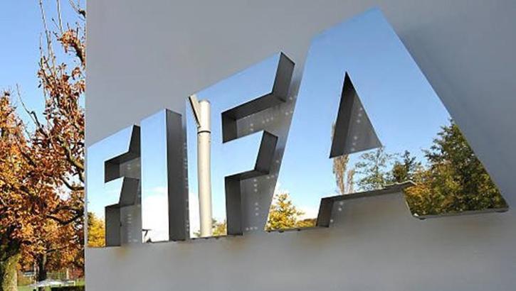 FIFA, oyun kuralı değişikliğini yalanladı
