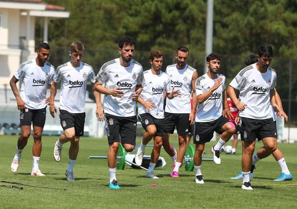 Beşiktaş'ta yeni sezon hazırlıkları sürüyor