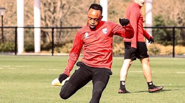 Çaykur Rizespor, Lebogang Phiri ile anlaştı