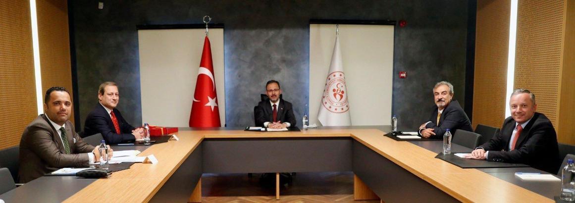Bakan Kasapoğlu, Galatasaray Başkanı Burak Elmas'ı kabul etti