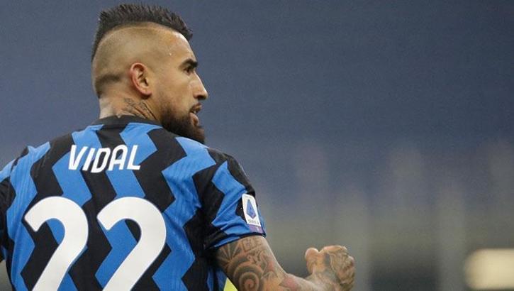 Son dakika GS transfer haberi! İtalyanlar Galatasaray için Vidal'i yazdı