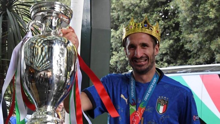 İtalya'da Chiellini; kupayı aldı, tacını taktı