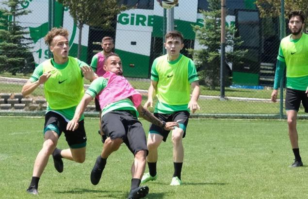 Giresunspor, salon ve sahada çalıştı
