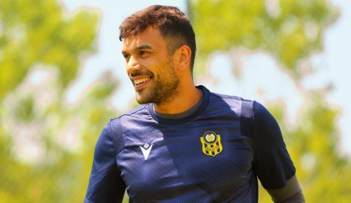 Yeni Malatyaspor'un sol beki Oussama Haddadi, Türk vatandaşı oluyor