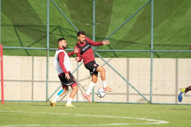 Hatayspor, günü çift antrenmanla tamamladı