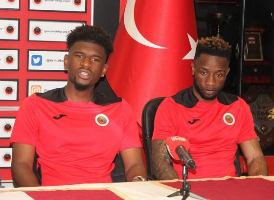 Gençlerbirliği, Kazenga LuaLua ve Aaron Tshibola'yı renklerine bağladı