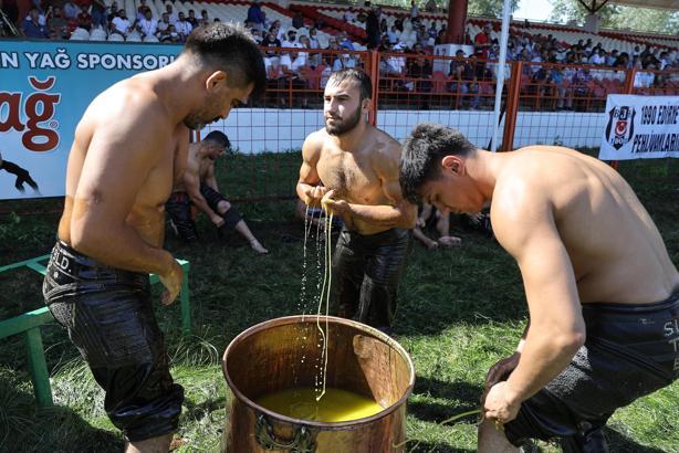 Kırkpınar Er Meydanı'nda 54 başpehlivan altın kemer için güreşecek
