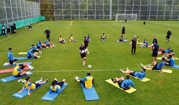 Adana Demirspor'un Bolu kampı devam ediyor