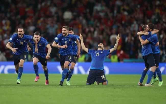 İtalya'nın EURO 2020'de finale çıkması ülke basınında coşkuyla karşılandı