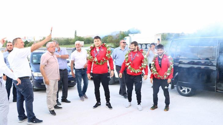 Ahmet Talha Kacur ile Kadir Kuş, Niğde'de coşkuyla karşılandı