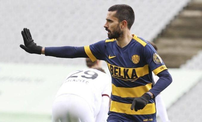 Alanyaspor, Alper Potuk'u kadrosuna katıyor
