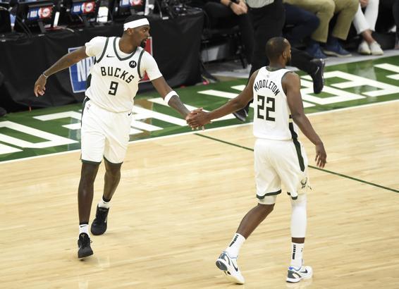 NBA'de Milwaukee Bucks, final için avantaj yakaladı