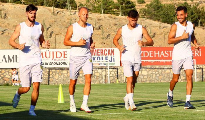 Yeni Malatyaspor topbaşı yaptı