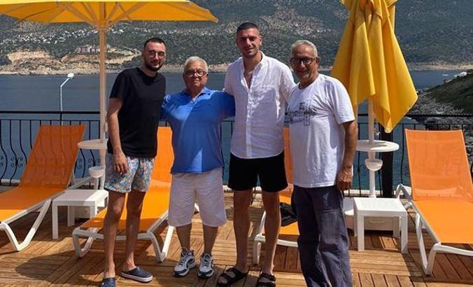 Merih Demiral, Kaş'ta tatil yaptı