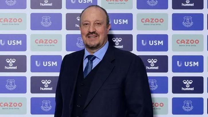 Benitez, Liverpool ve Everton'ı çalıştıran ikinci teknik direktör oldu