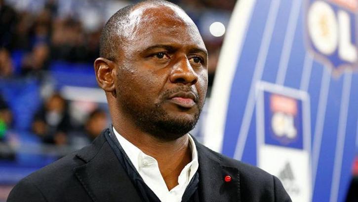 Fenerbahçe'yi reddeden Vieira, Crystal Palace ile anlaştı