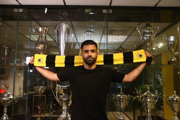 Alanyaspor'un kaptanı Tzavellas, AEK'ya transfer oldu