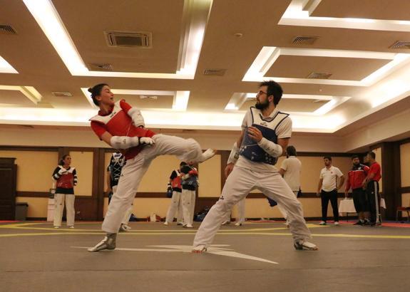 Türk ve Azerbaycanlı sporcular, Tokyo Paralimpik Oyunları'na birlikte hazırlanıyor