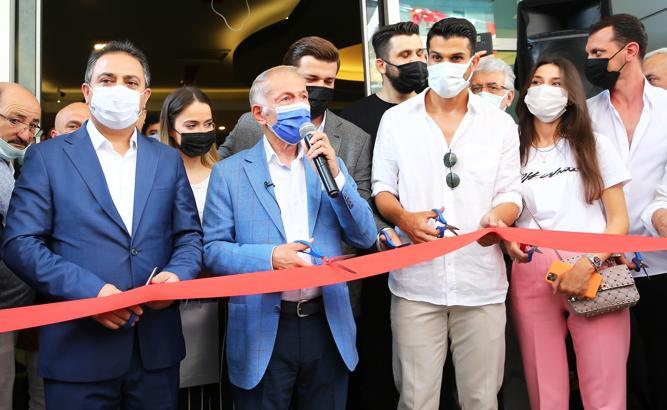 Necip Uysal'ın ismi Bayrampaşa'da spor tesislerine verildi
