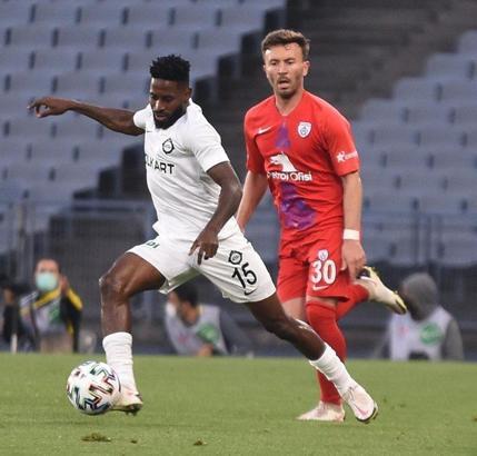 Altay'da Poko ve Regattin takımda kalacak