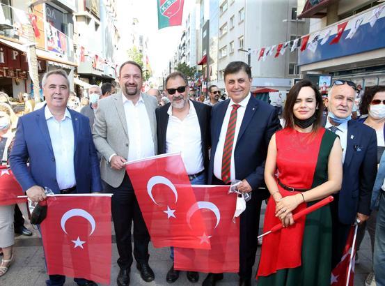 Karşıyaka'nın 95. yıl dönümü coşku ve heyecanla kutlandı