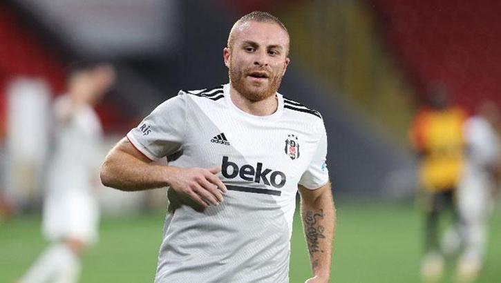 Gökhan Töre Beşiktaş yönetiminden telefon bekliyor
