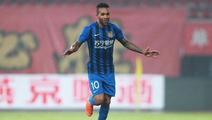 Son dakika transfer haberi: Beşiktaş ve Galatasaray Alex Teixeira için kapışıyor
