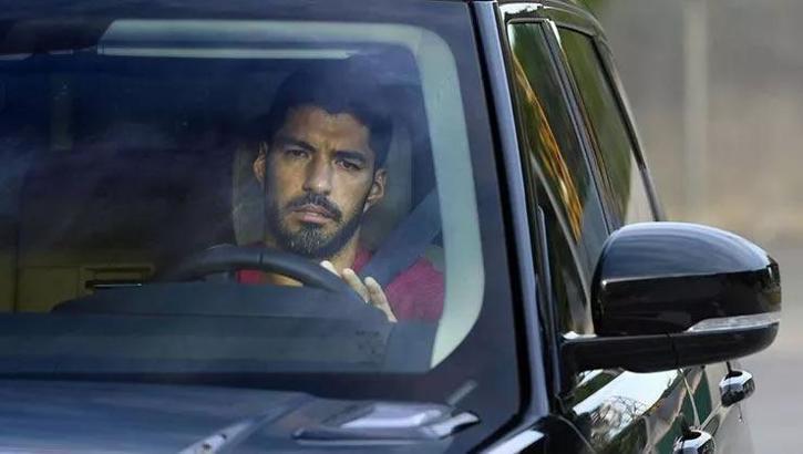 Suarez'in İtalya'daki tartışmalı dil sınavına ilişkin soruşturmada 4 kişinin yargılanması istendi