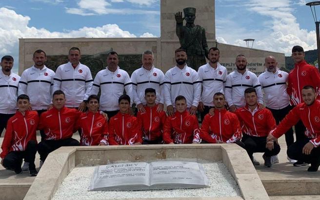Avrupa Güreş Şampiyonası'nda milli sporculardan 11 madalya