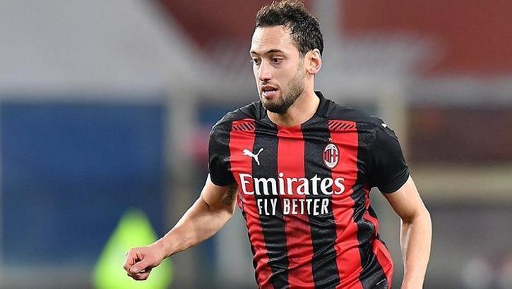 Hakan Çalhanoğlu Milan'da kalabilir