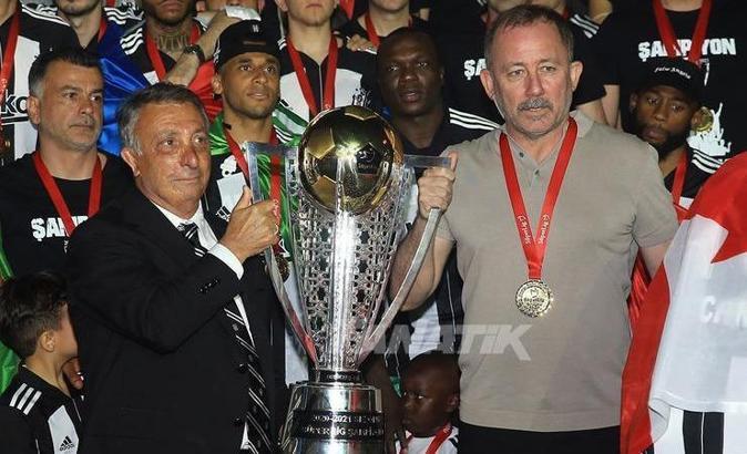 Son dakika... Beşiktaş'ta dev zirve! Başkan Ahmet Nur Çebi ile Sergen Yalçın görüşme odasına....