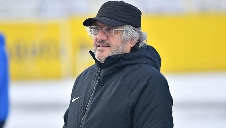 Kocaelispor Teknik Direktörü Mustafa Reşit Akçay, hastaneye kaldırıldı