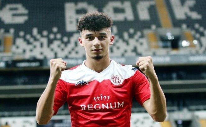 Gökdeniz Bayrakdar, Trabzon'a geldi