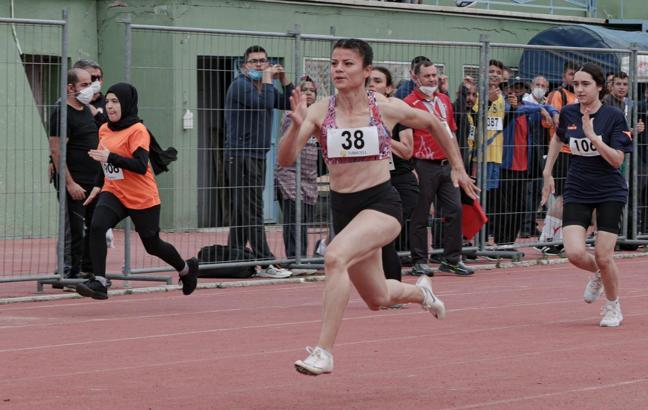 İşitme Engelliler Atletizm Şampiyonası'nın ilk günü sona erdi
