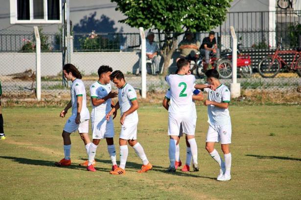 Akhisarspor'un zemini sosyal medyada tartışma yarattı