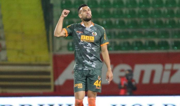 Steven Caulker, Fenerbahçe'den haber bekliyor