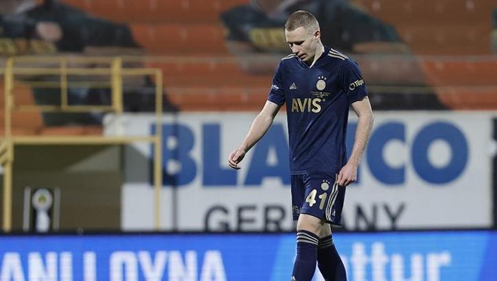 Son dakika Fenerbahçe transfer gelişmesi! İngilizler Attila Szalai'yi takibe aldı