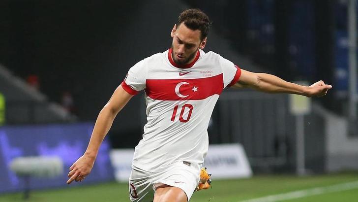 Galatasaray'ın Hakan Çalhanoğlu paylaşımı heyecanlandırdı!