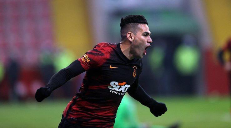Galatasaraylı Radamel Falcao'ya Kolombiya'dan kötü haber