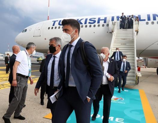 Türk taraftarlar Roma'da A Milli Takımı yalnız bırakmayacak